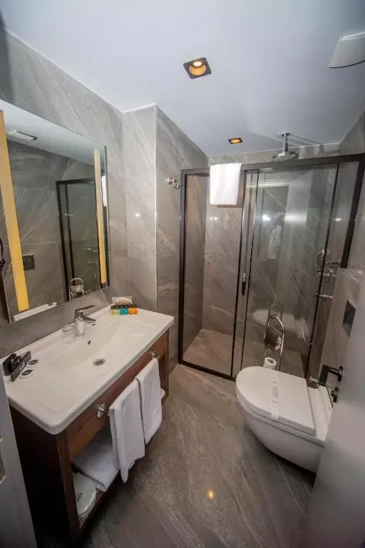 رستوران EMENS HOTEL